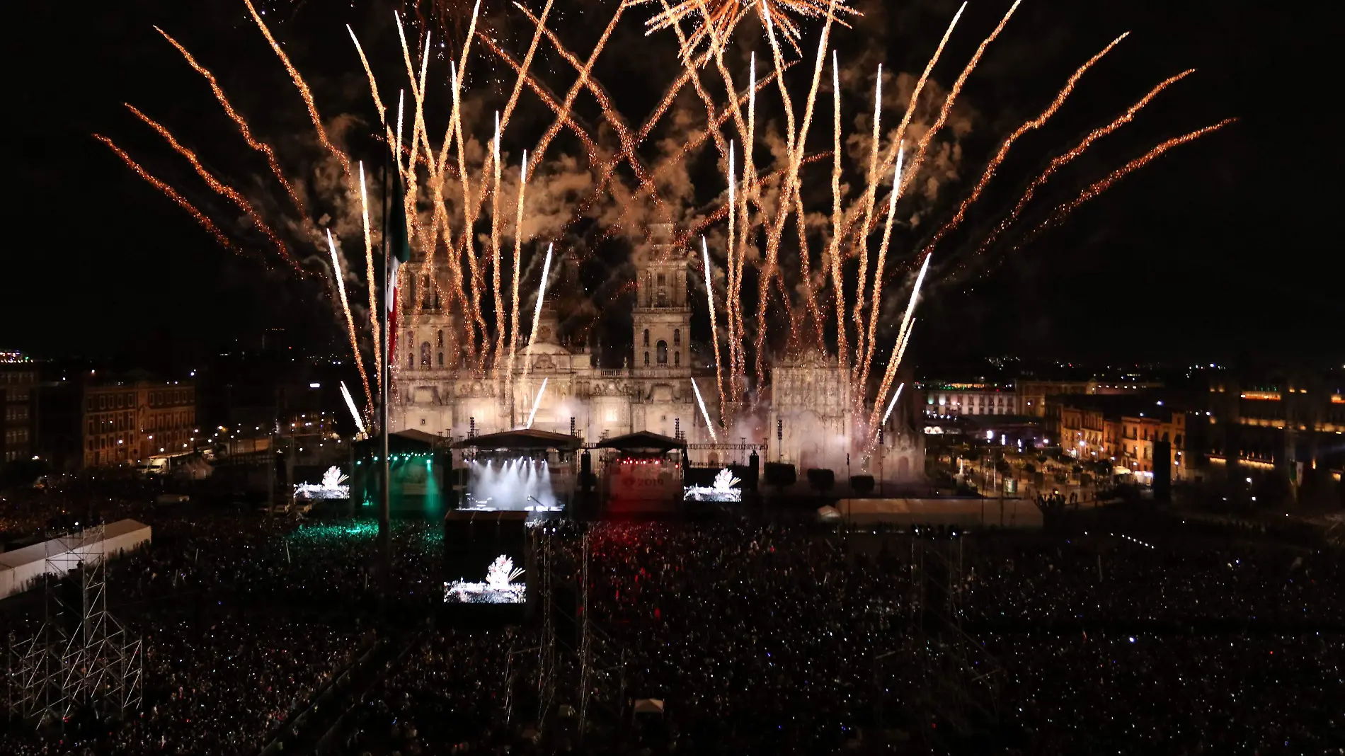 721739_Fuegos Artificiales Zócalo-1_impreso